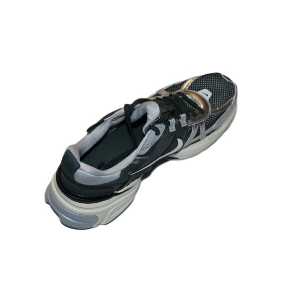 Athletic_Shoes